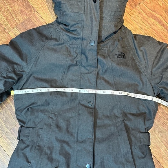 The North Face outer borrough Parka - Picture 13 of 13